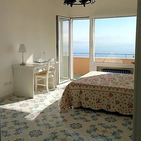 Dipintodiblu' Couette-café 3*